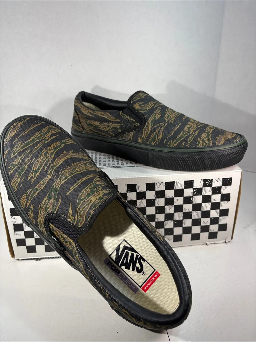 NWT Vans Skate Slip-Ons in Tiger Camo Olive/Black Men’s 10